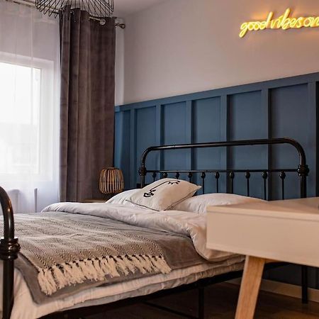 Blue Moon. Cozy Apartment Near Iulius Mall Cluj-Napoca Exterior foto