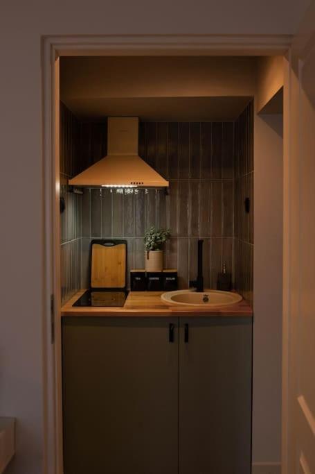 Blue Moon. Cozy Apartment Near Iulius Mall Cluj-Napoca Exterior foto